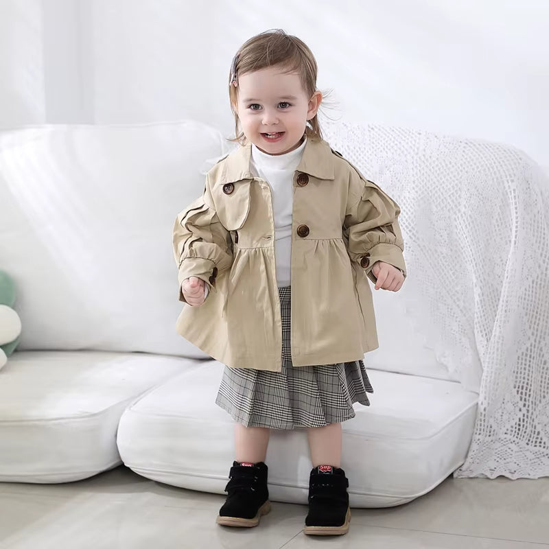 Babyjacka på bebis, barnkläder, babykläder, Beige