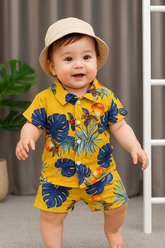 Barnkläder exempelbild stående bebis. Tropiskt set med skjorta & shorts för barn, gul