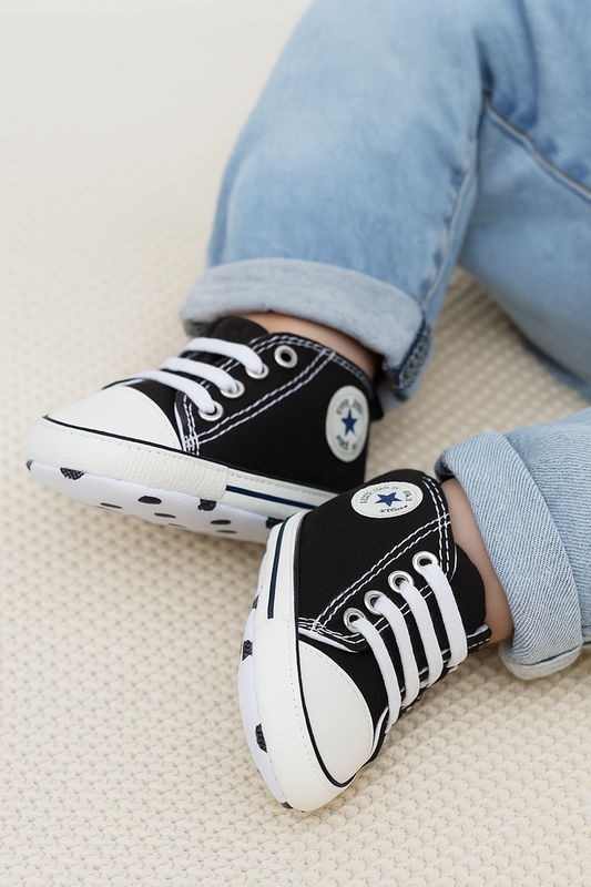 Babyskor för Första Stegen – Klassisk Sneakerstil, Halkfria & Bekväma