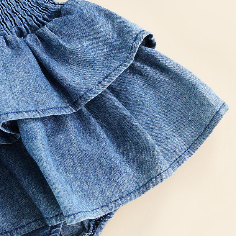 Barnkläder, babykläder, Romper, Jeansklänning baby närbild tyg Blå